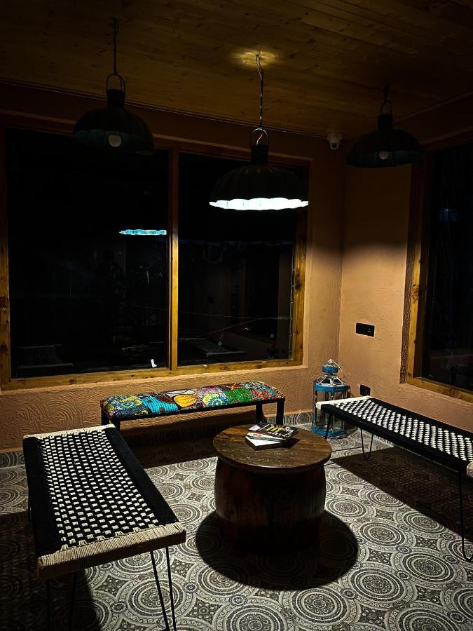 Hotel La Hault Sissu Esterno foto